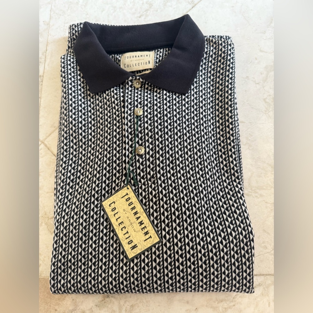 Tournament By Arrow Collection Mens
Blk &White Geometric Polo Shirt
Medium NWT